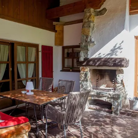 Das Landhaus 아파트 프론텐