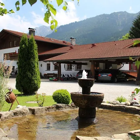 Das Landhaus 아파트 *